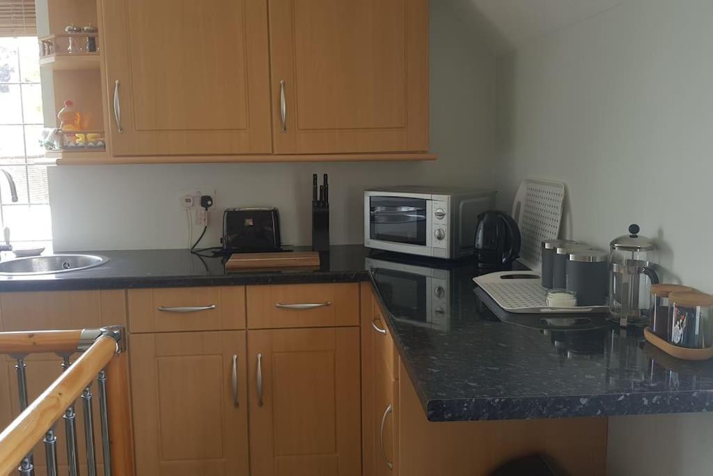Peaceful Self Contained Studio In Lovely Garden. Hinckley Exterior foto